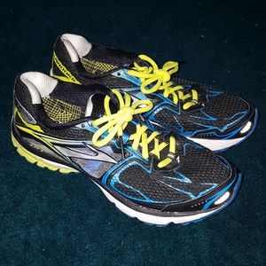 LIKE NEW Brookes Ravenna Shoes